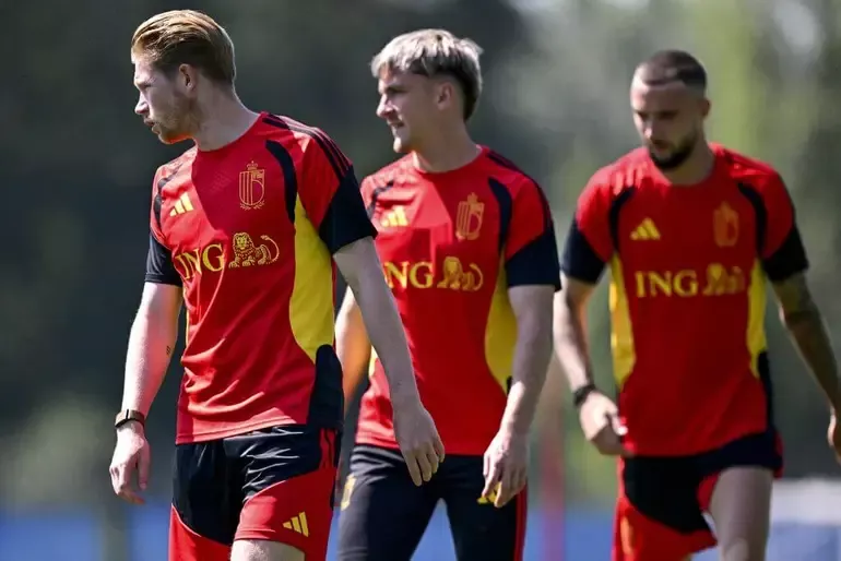 Sân tập, án treo giò và cách Bỉ chuẩn bị cho tứ kết World Cup 2026